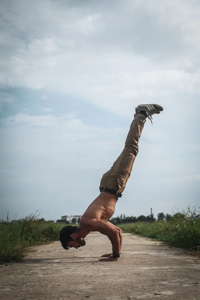 The Ultimate Handstand Push Up Progression Guide