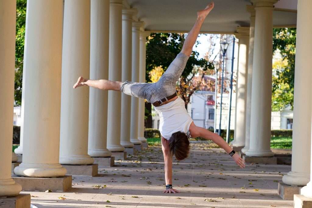 one arm handstand